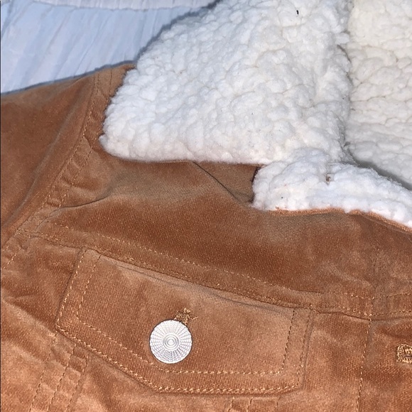 Tan colored brown jacket with fur inside - Picture 2 of 4